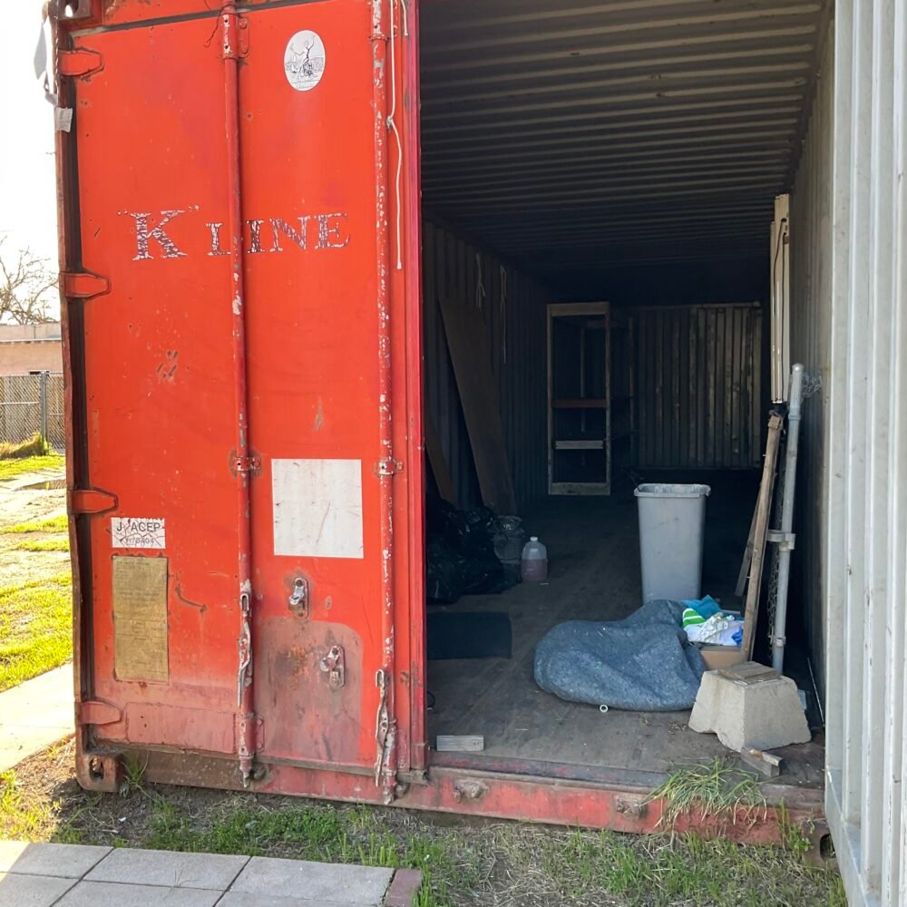 Hitchin’ Post Auctioneers 40′ Container to be Auctioned!!